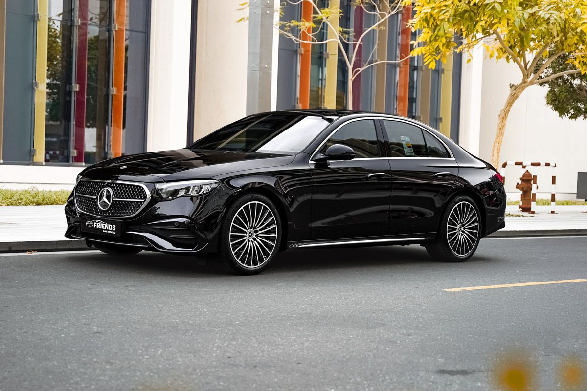 Berline Mercedes noire MSN Taxi